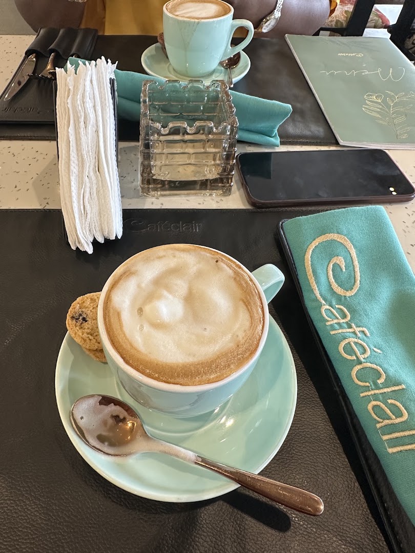 Café Clair: appealing photo of coffee service