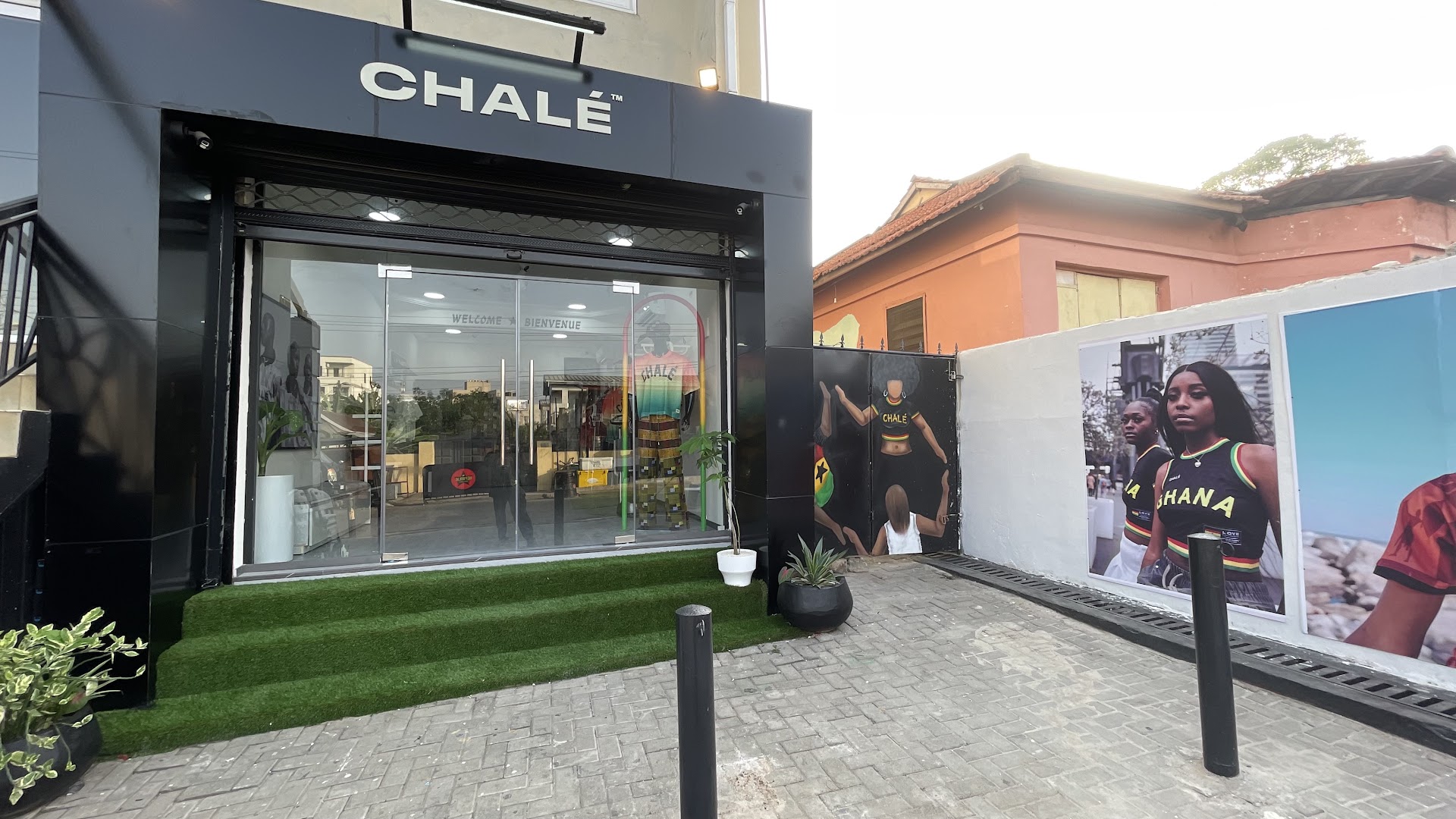 Chalé Store Osu: clear storefront photo showing branding