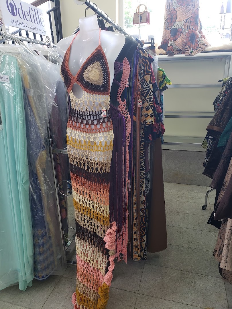 FashionGHANA Shop: clear display of shop products