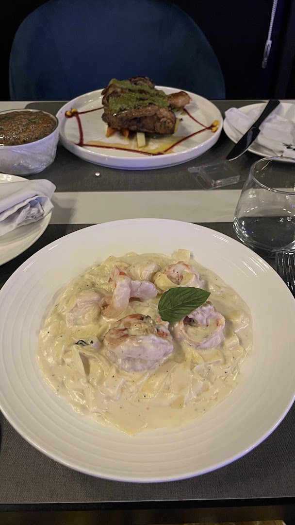 Lamu Restaurant: appetizing food photography