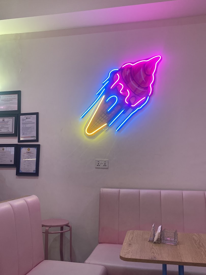 LeGlacier: attractive interior with neon decor