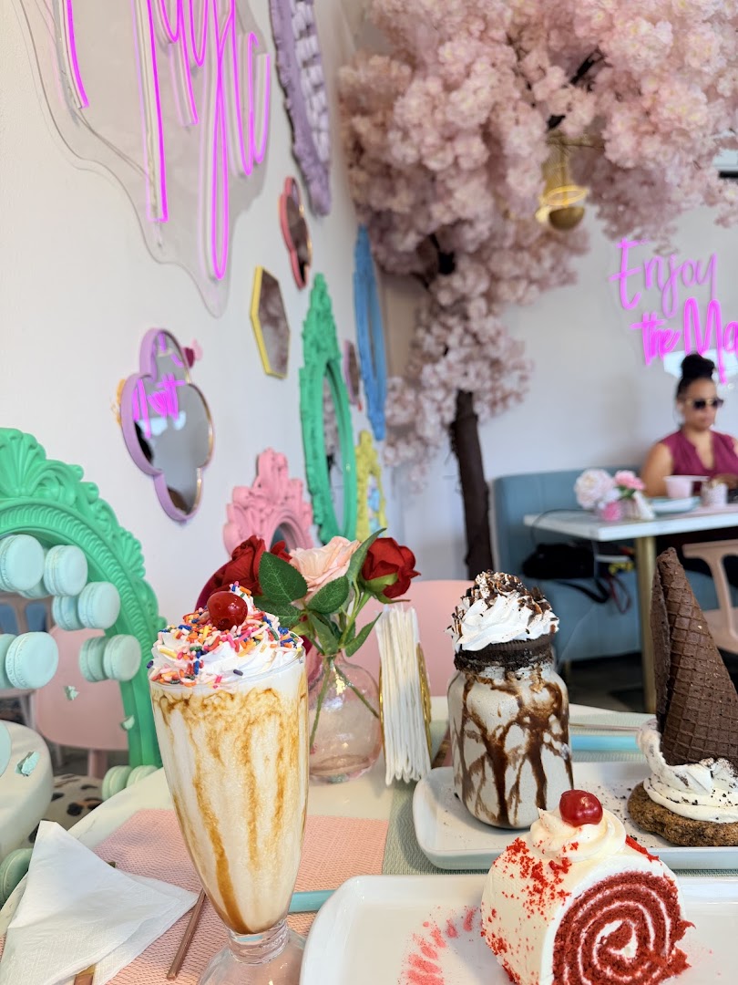 Pink Kafe: attractive photo of venue offerings
