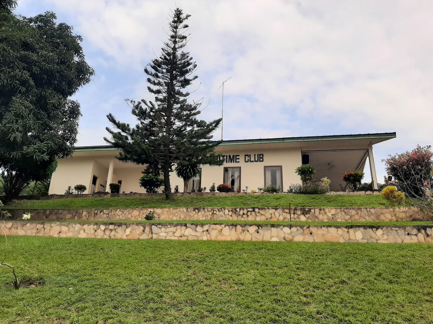 Maritime Club House: clear exterior view of venue