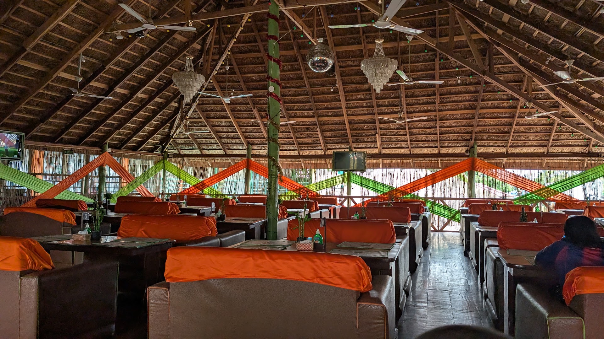 Becky Kay Restaurant and Bar: clear view of restaurant interior