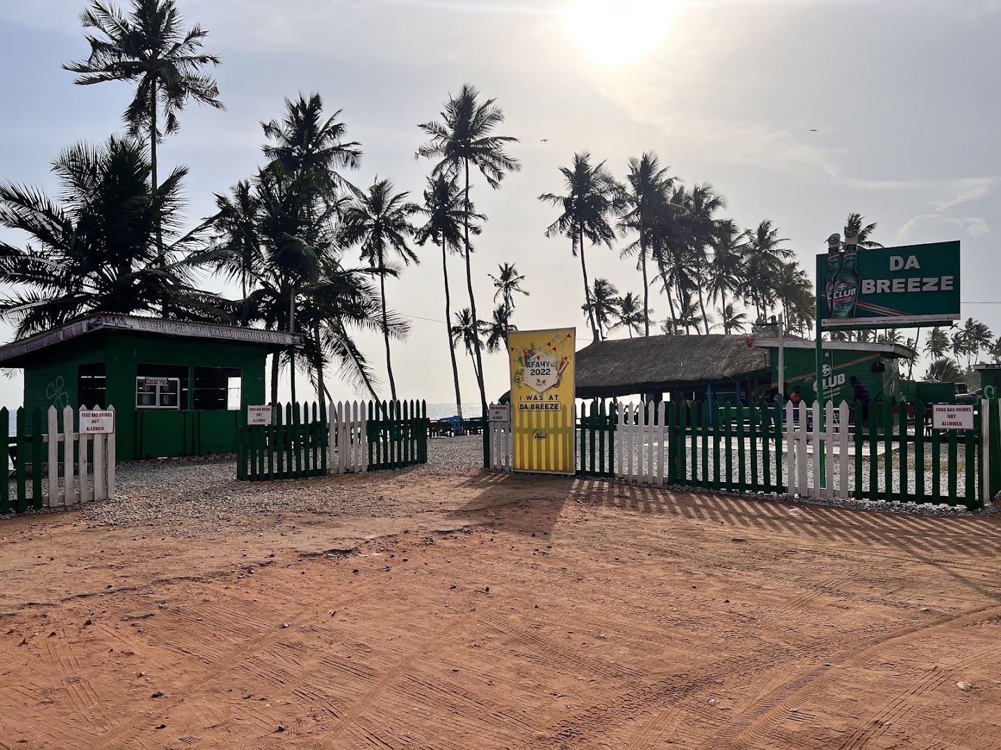 Da Breeze Bar and Restaurant: clear exterior shot of venue