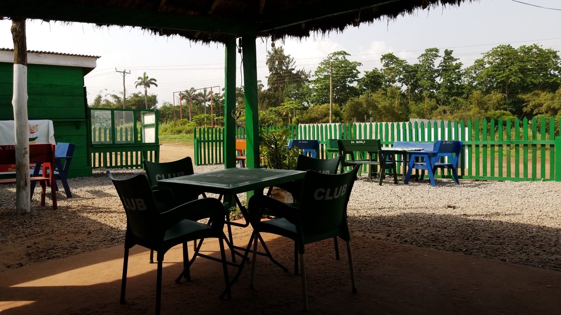 Da Breeze Bar and Restaurant: clear view of restaurant terrace