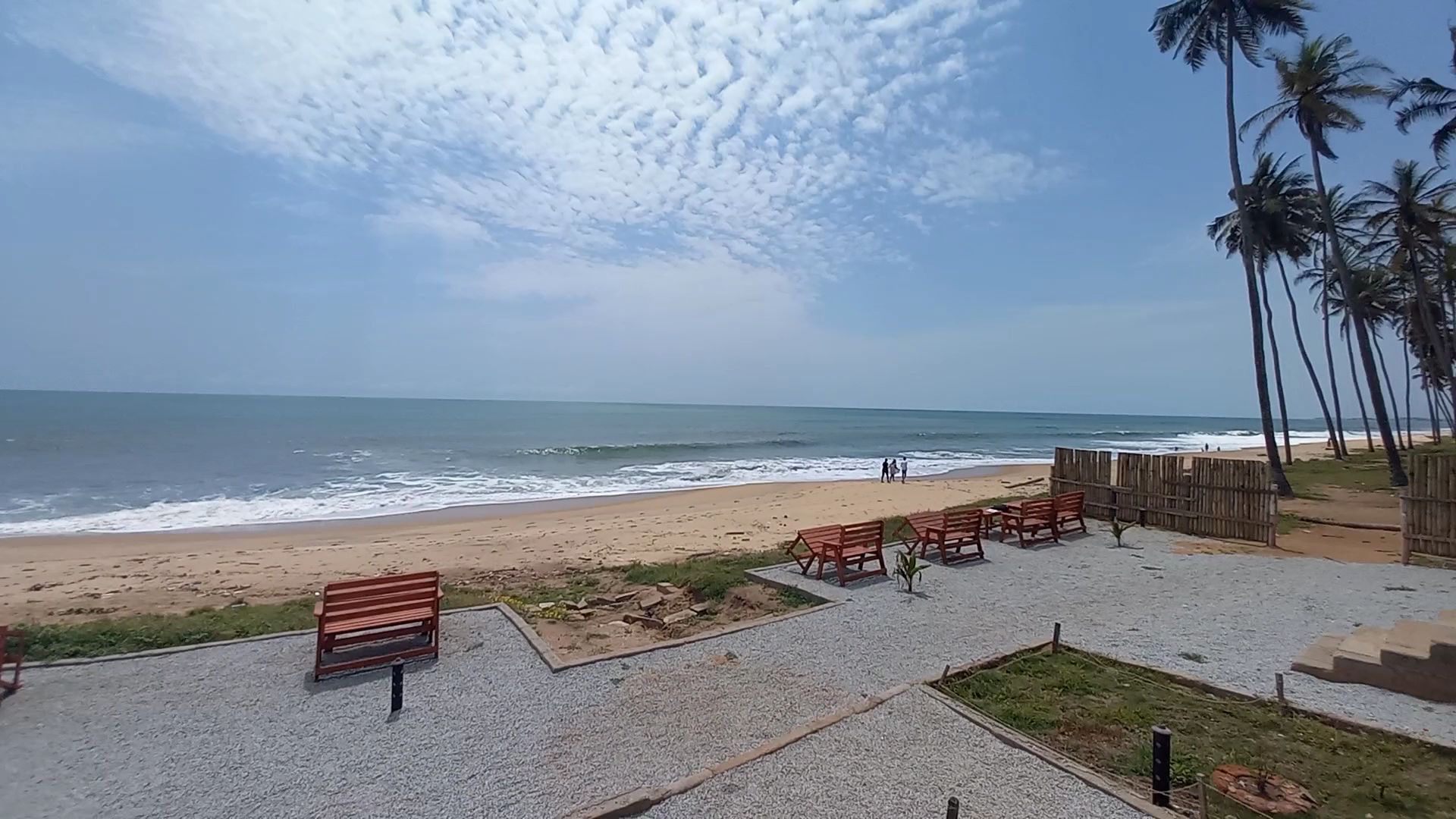 Sun Beach Bar and Restaurant: attractive beachside restaurant terrace view