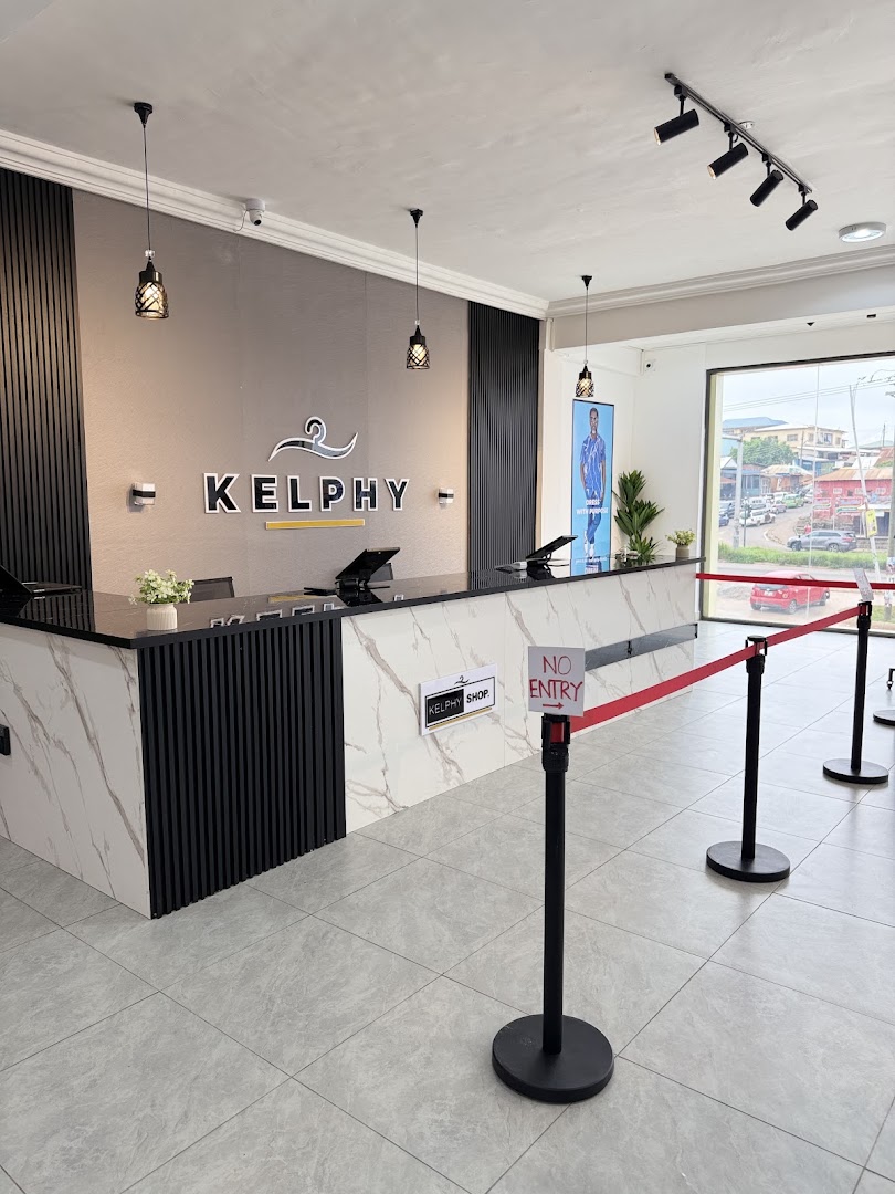 Kelphy Shop: clear professional shop interior photo