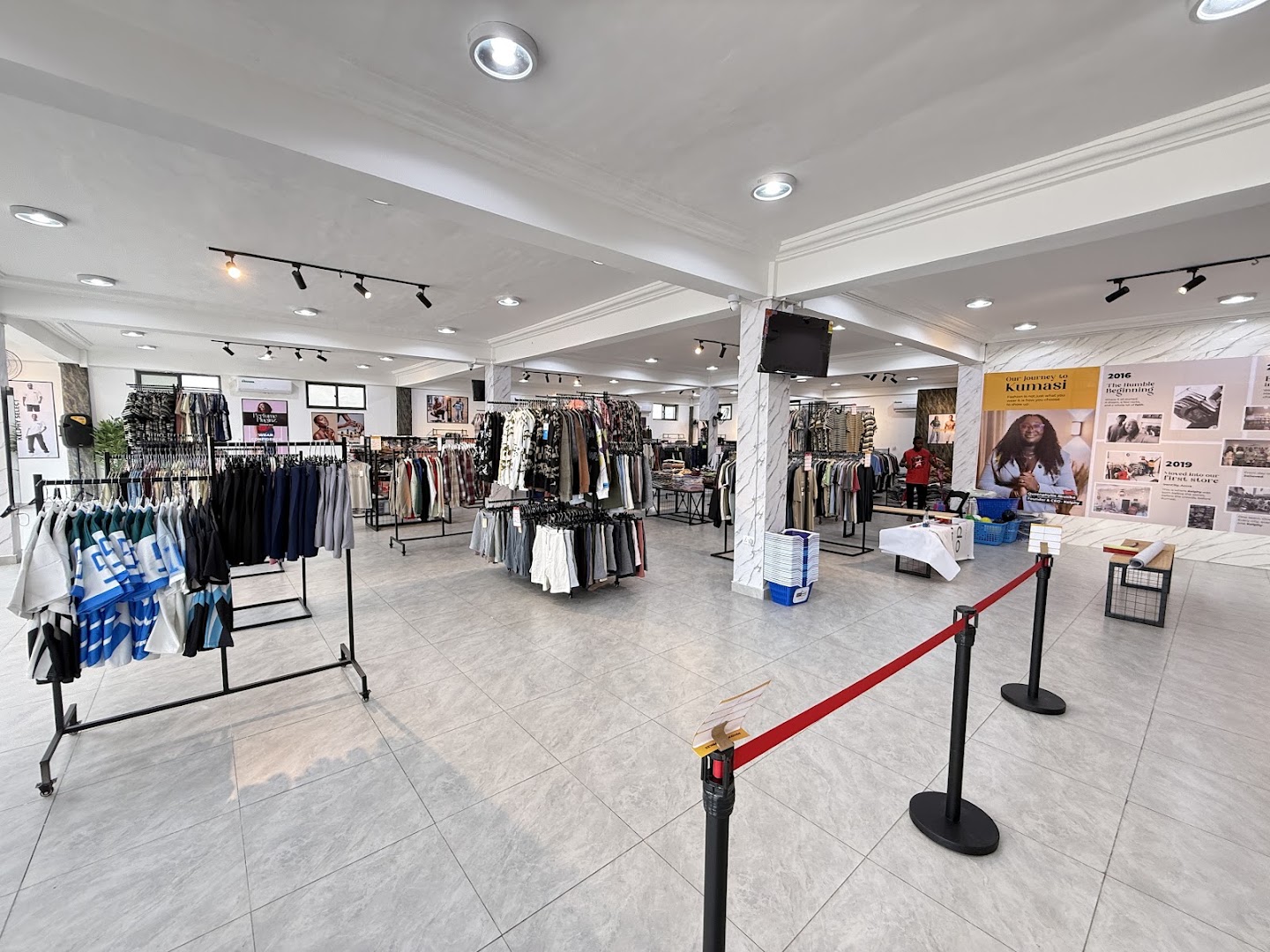 Kelphy Shop: clear view of shop interior