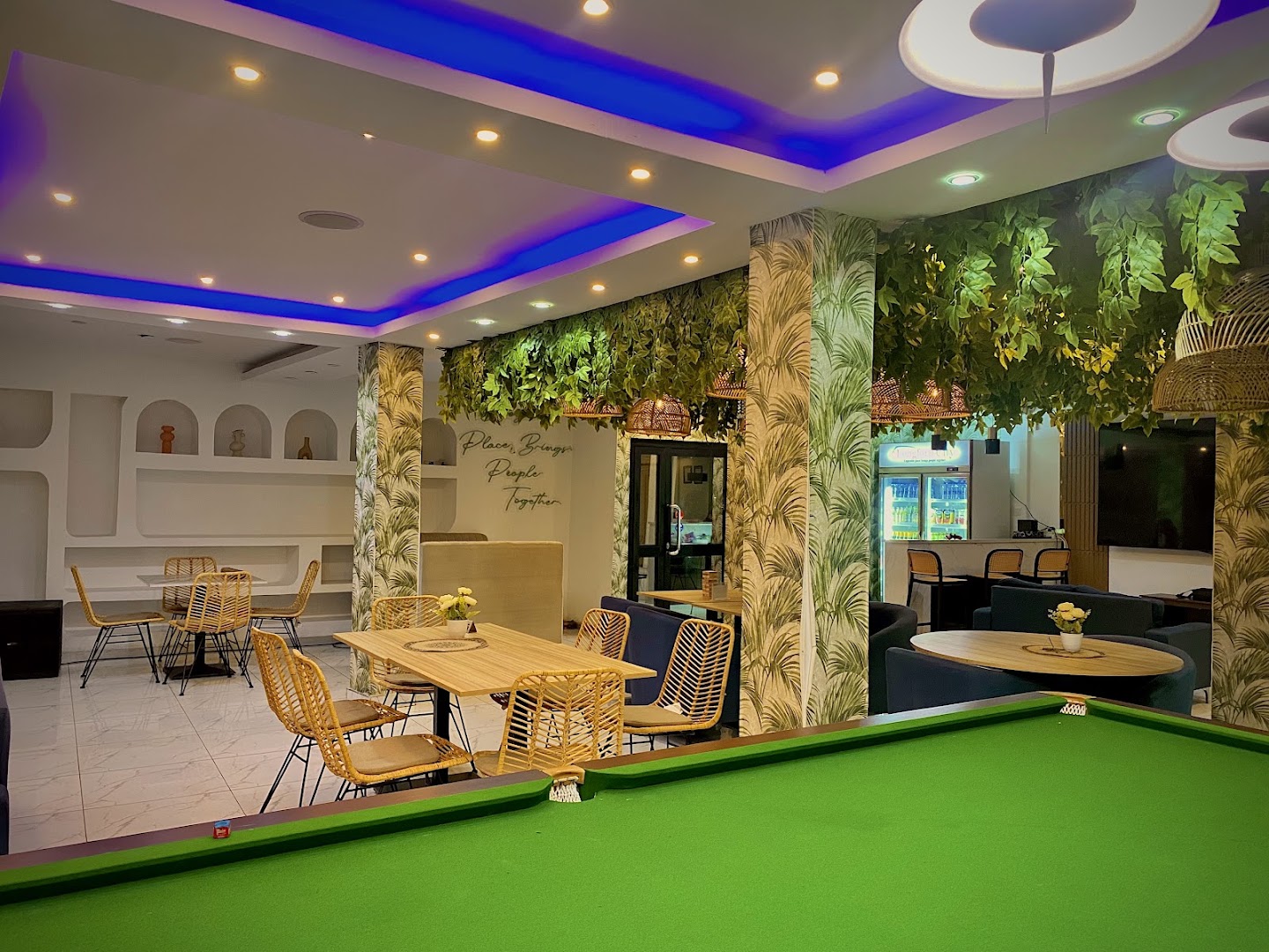 Longford City Restaurant: attractive, well-lit restaurant interior