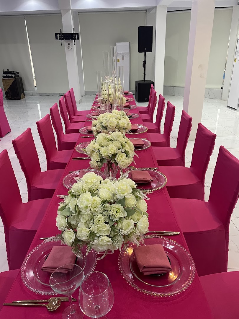 Longford City Restaurant: well-set table for events