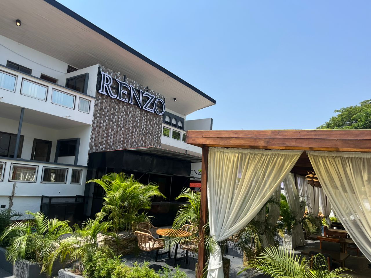 Renzo Restaurant: clear exterior shot of venue