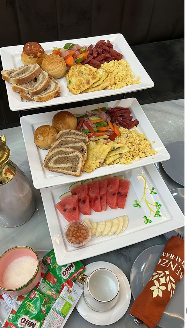 Renzo Restaurant: appetizing display of restaurant food