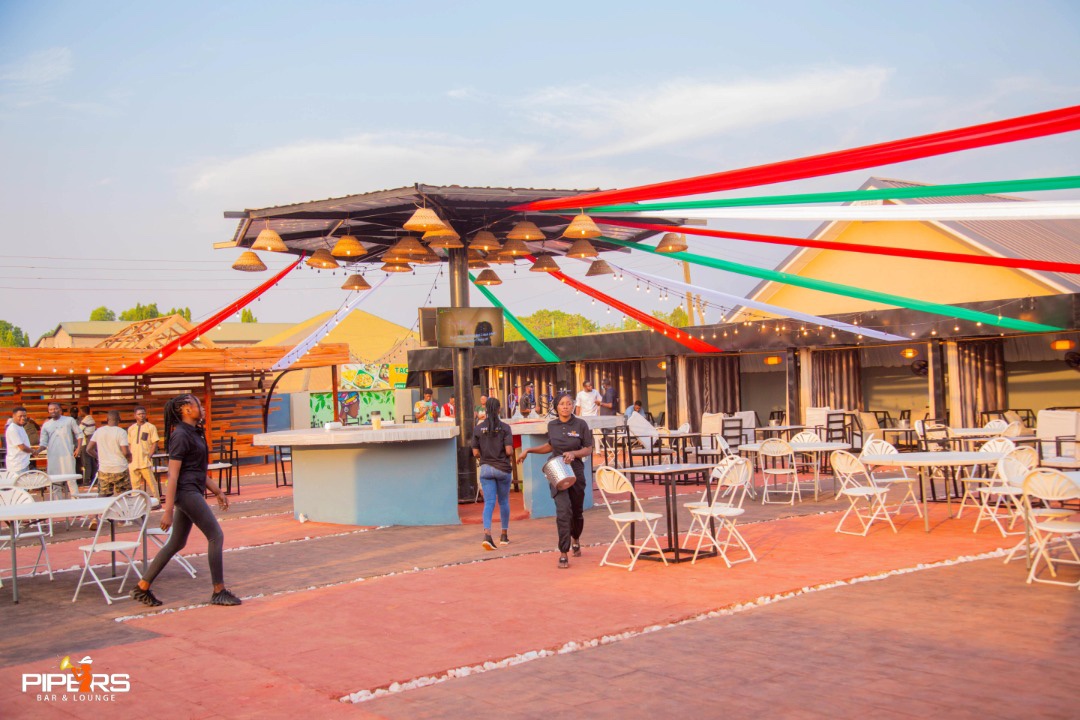Pipers Bar & Lounge: clear shot of venue atmosphere