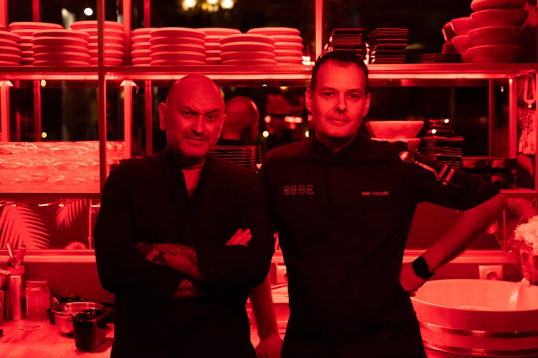 Smoku: professional staff portrait in venue