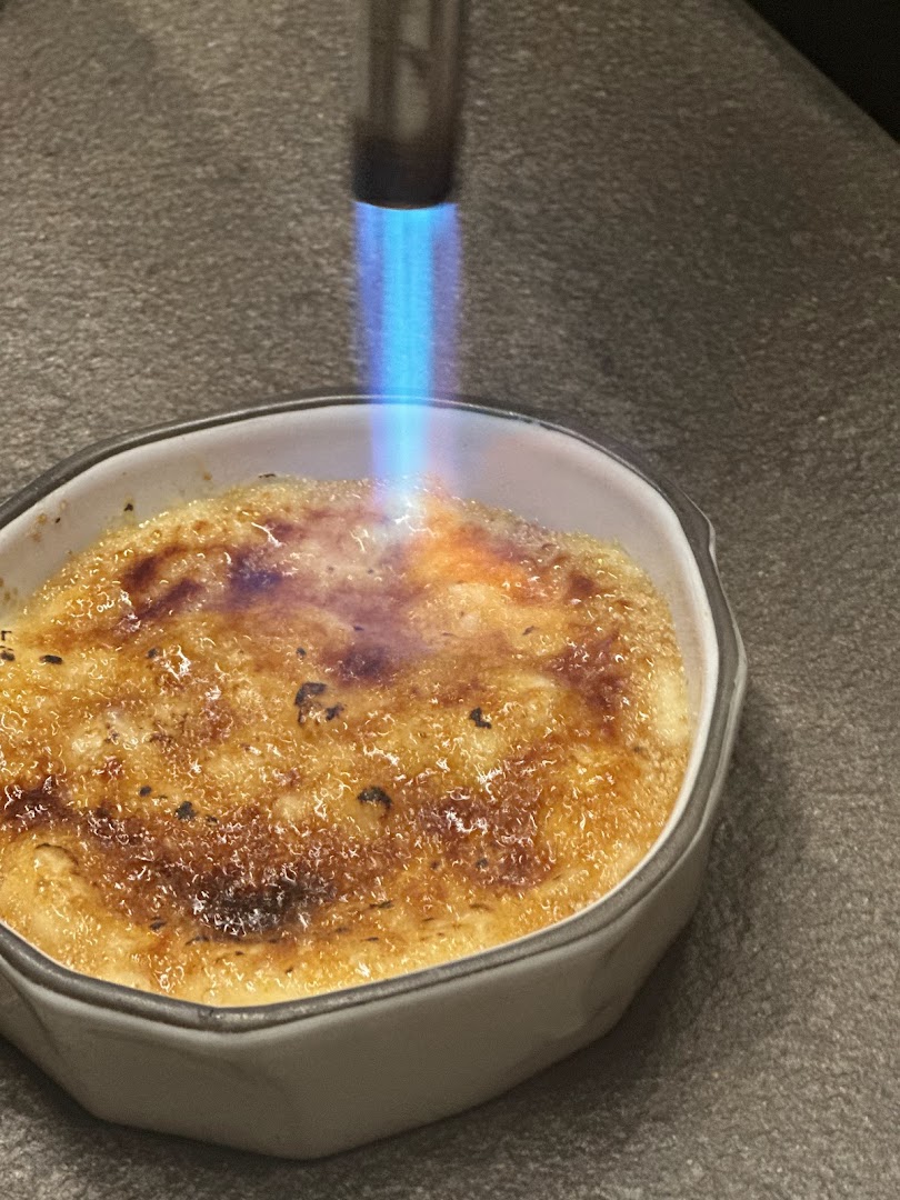 Thirio: appetizing food preparation action shot