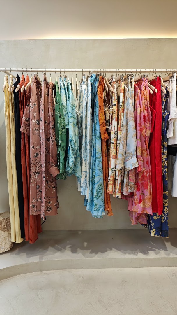 Tucan Boutique: clear display of shop products