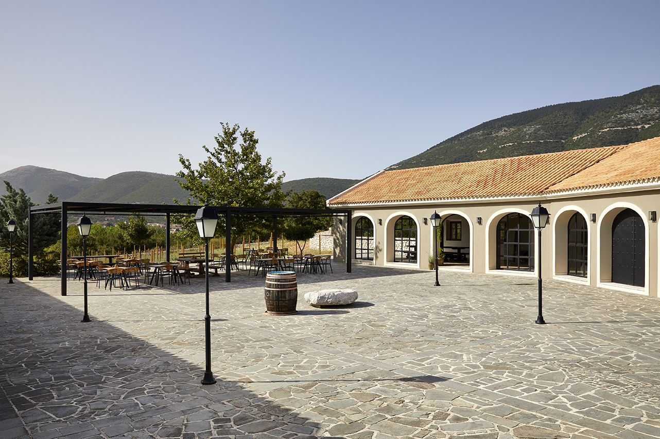 Oreálios Gaea: professional photo of venue exterior