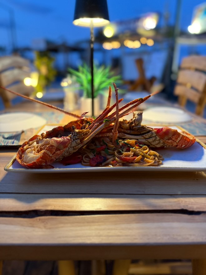 Coco Beach Restaurant Kos: appetizing food photography with atmosphere
