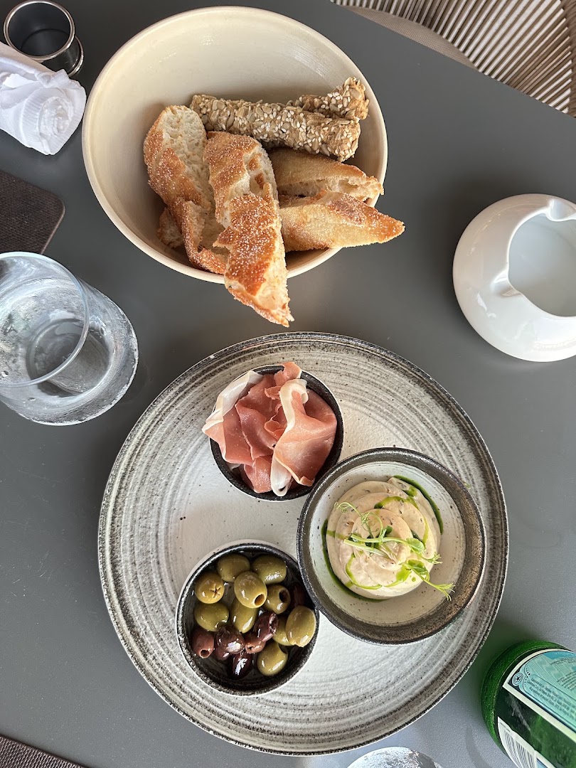 Mosaico Gastro Wine Bar: appetizing and clear food photo