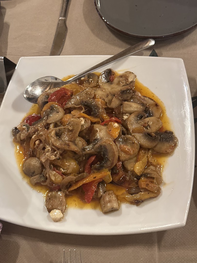 Petra Greek Grill Restaurant: appetizing photo of restaurant dish