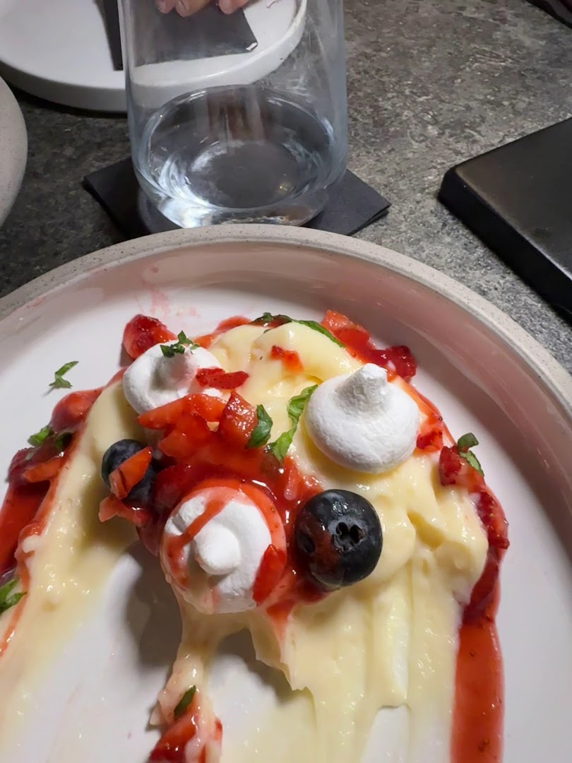 SkouRo Gastrokoutouki: appetizing photo of restaurant dessert