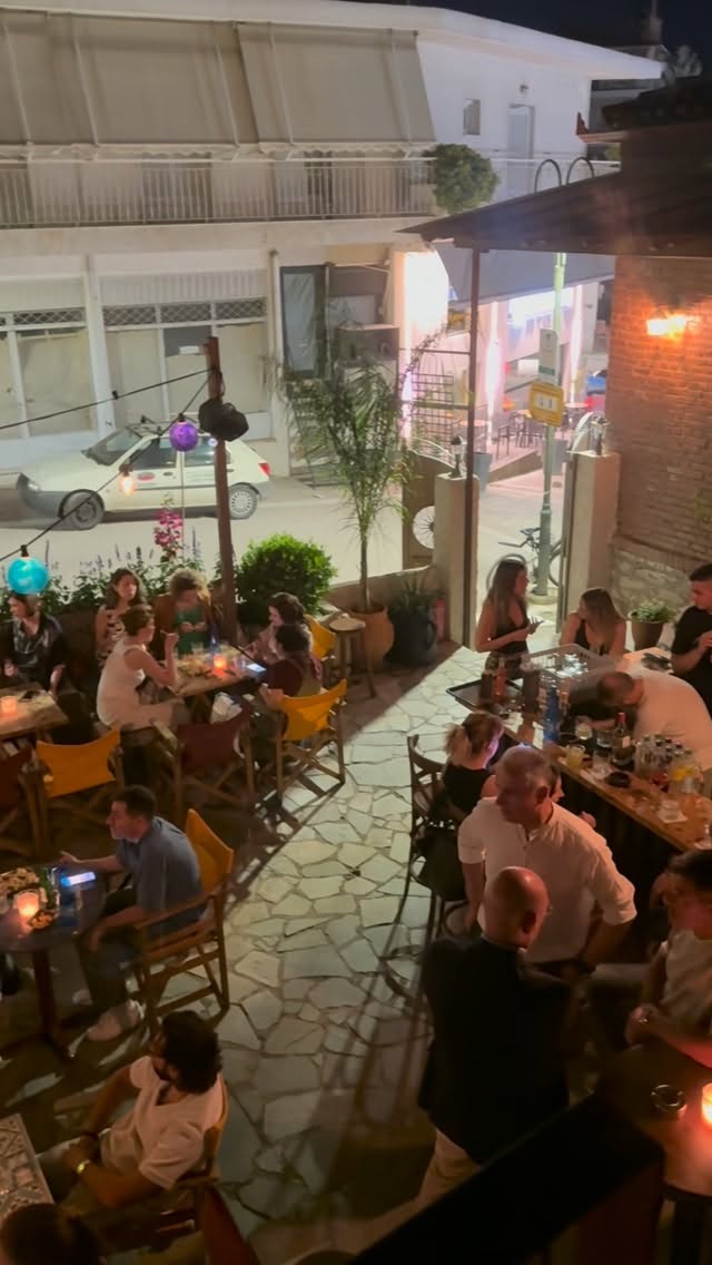 2o Programma: lively bar atmosphere