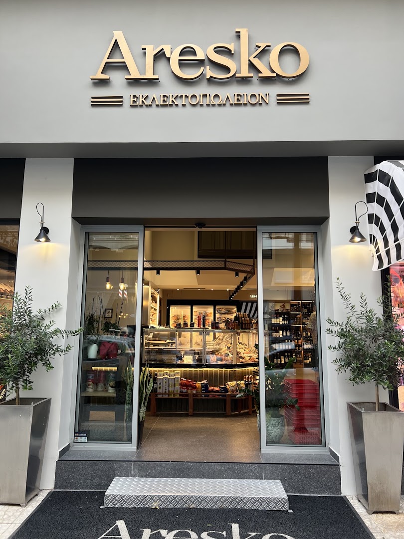 Aresko: professional storefront photo