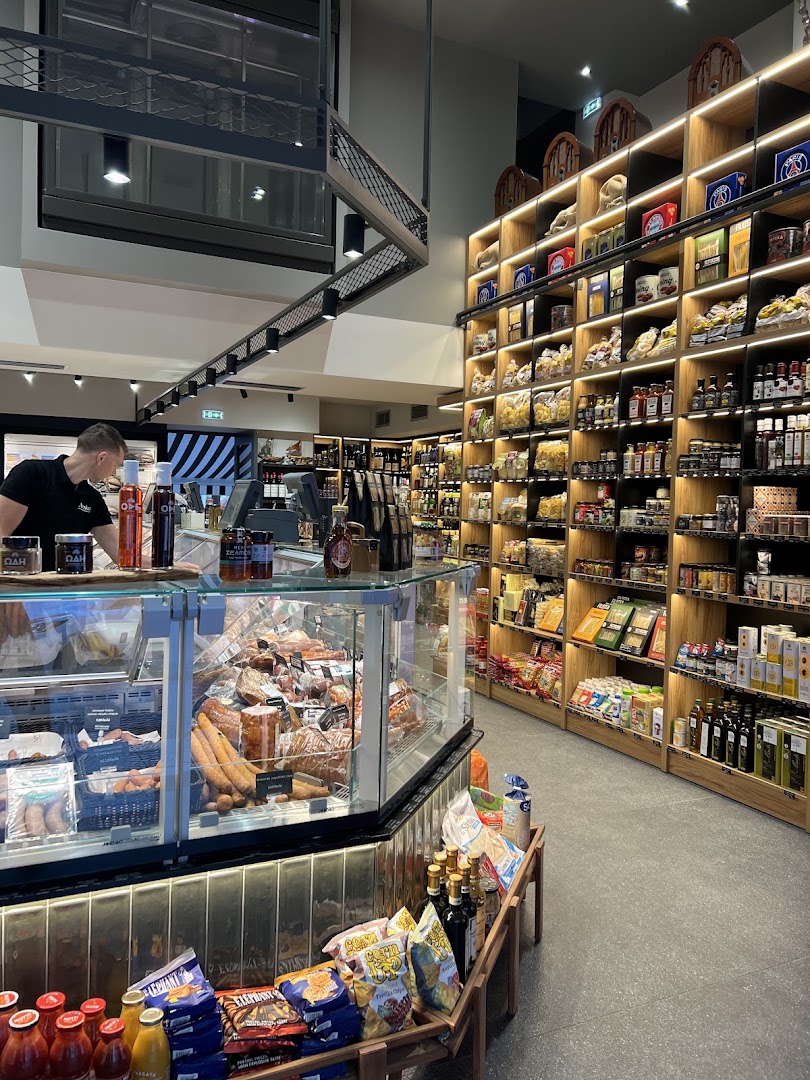 Aresko: high quality shop interior photo