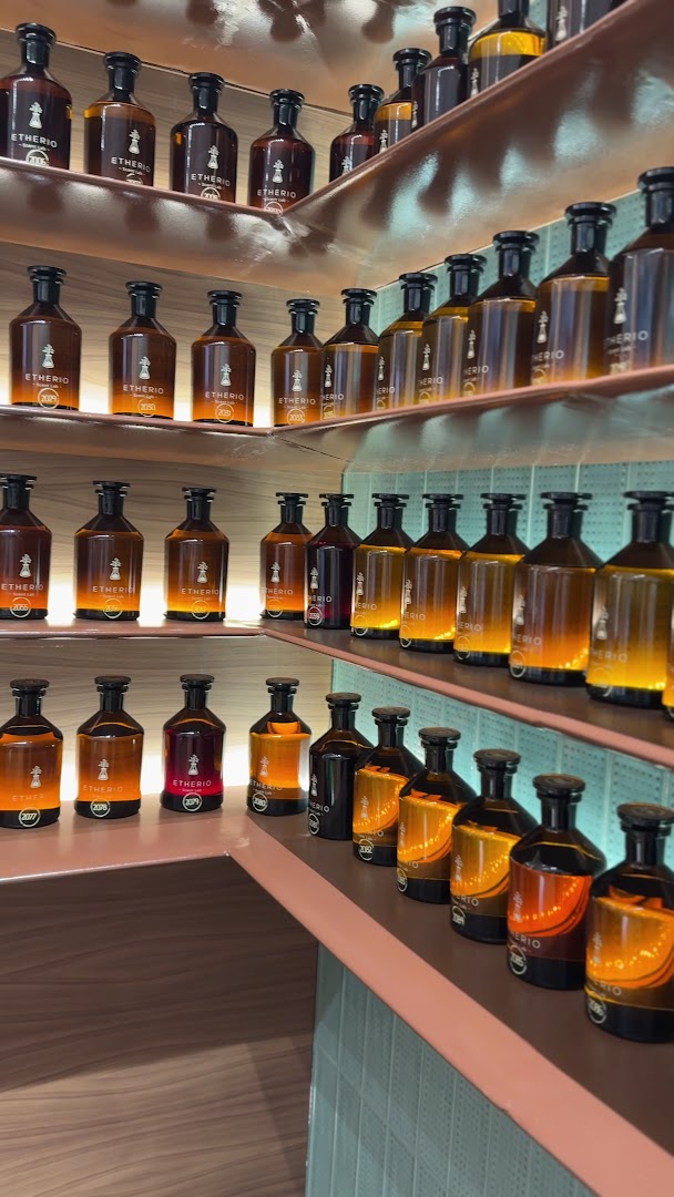 Etherio Scent Lab: clear display of shop products