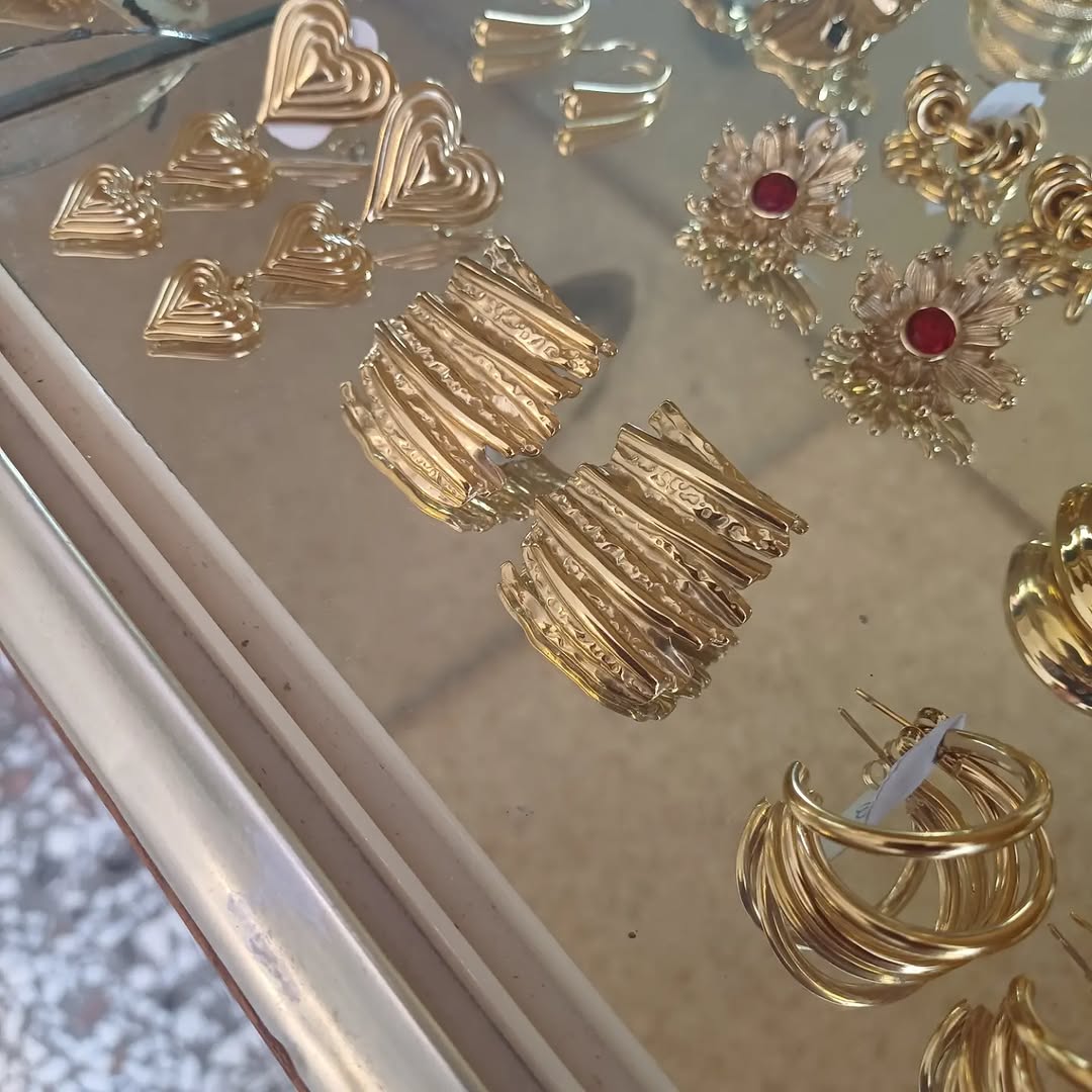 Maeya The Concept Store: clear display of shop products