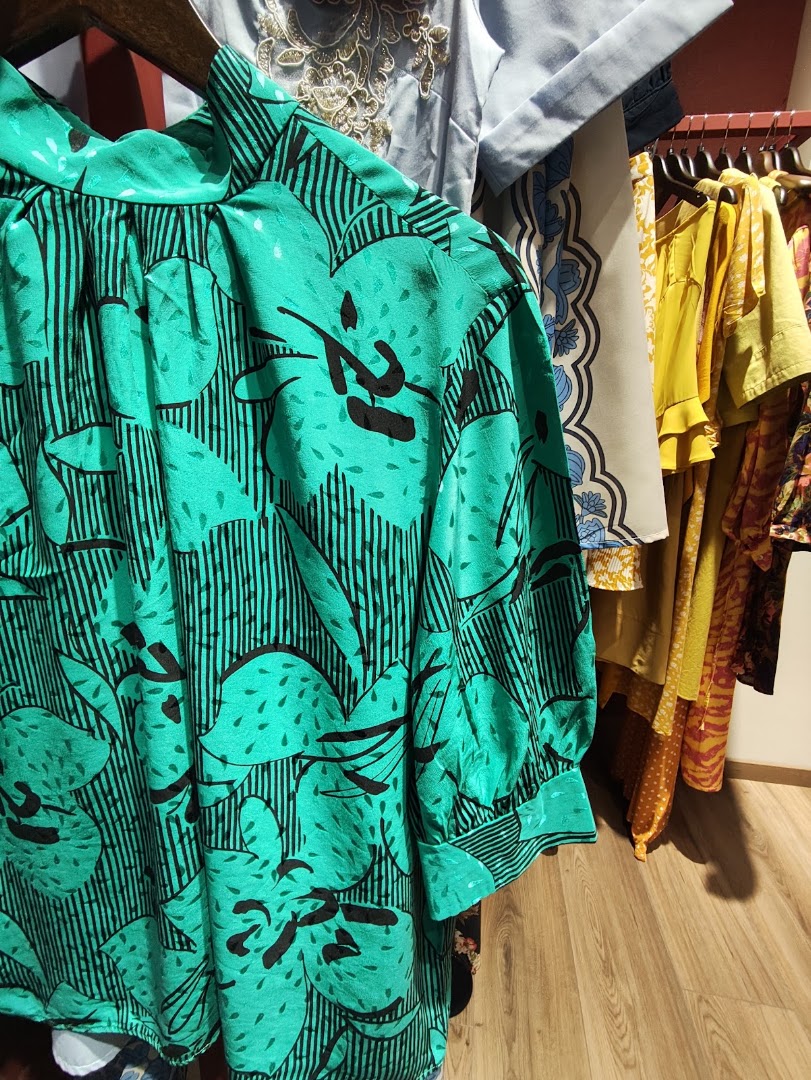 miss tasty the concept store: clear photo of shop products