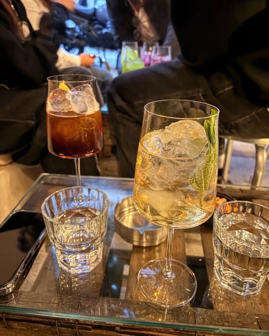Sutsu Spritzeria: appealing photo of bar drinks