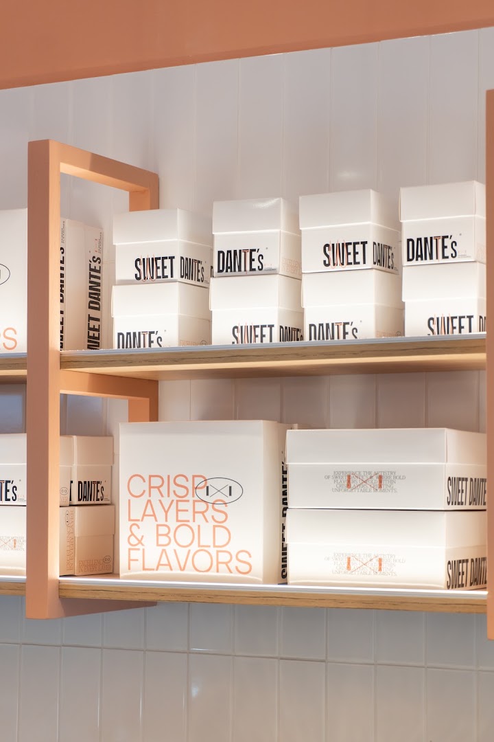 Sweet Dante's: clean professional product display photo