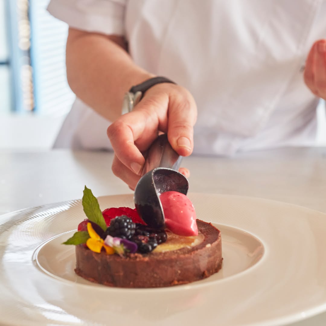 Apanemi: professional food preparation shot