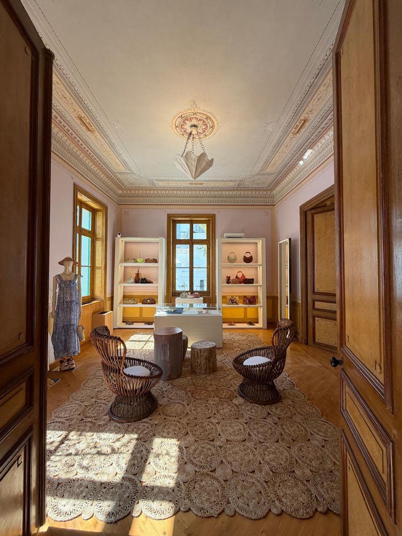 KALOGIROU Mykonos: beautifully composed shop interior photo