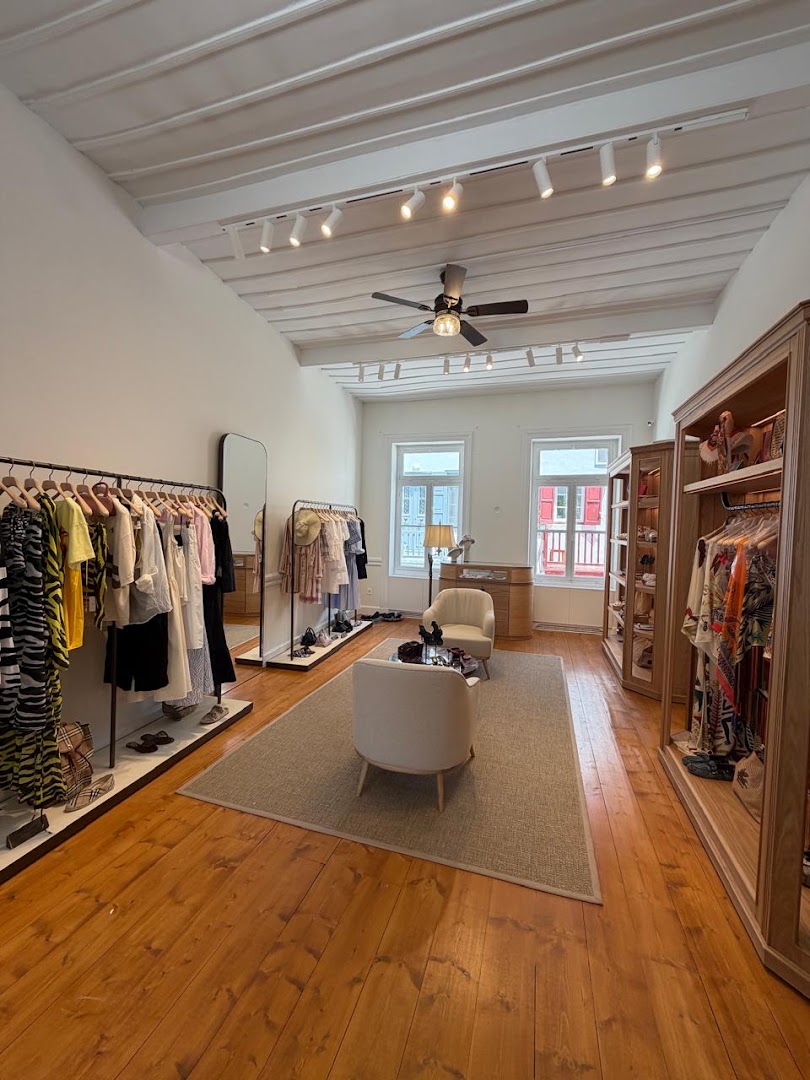 KALOGIROU Mykonos: clear, professional shop interior photo