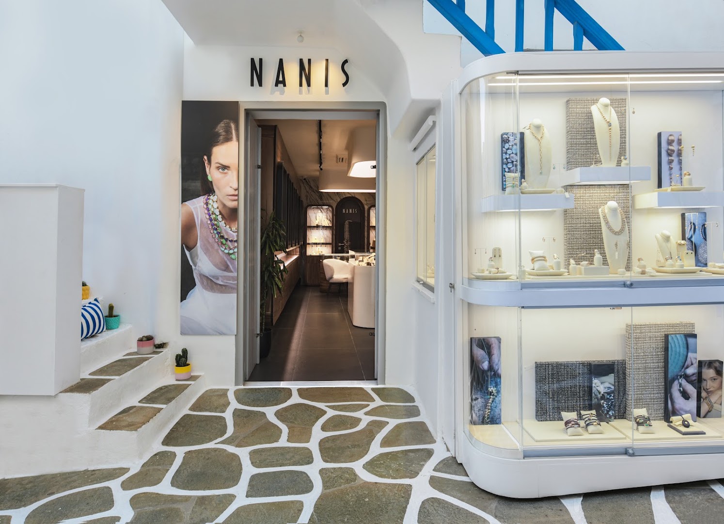 Nanis Boutique Mykonos: professional, inviting shop storefront photo