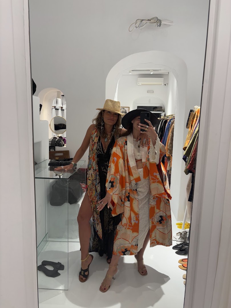 The Lovers Vintage Mykonos: shop interior and products