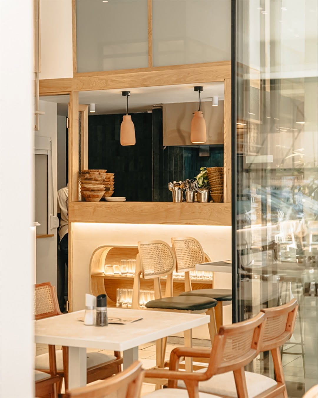 Athinaikon: high quality interior atmosphere shot