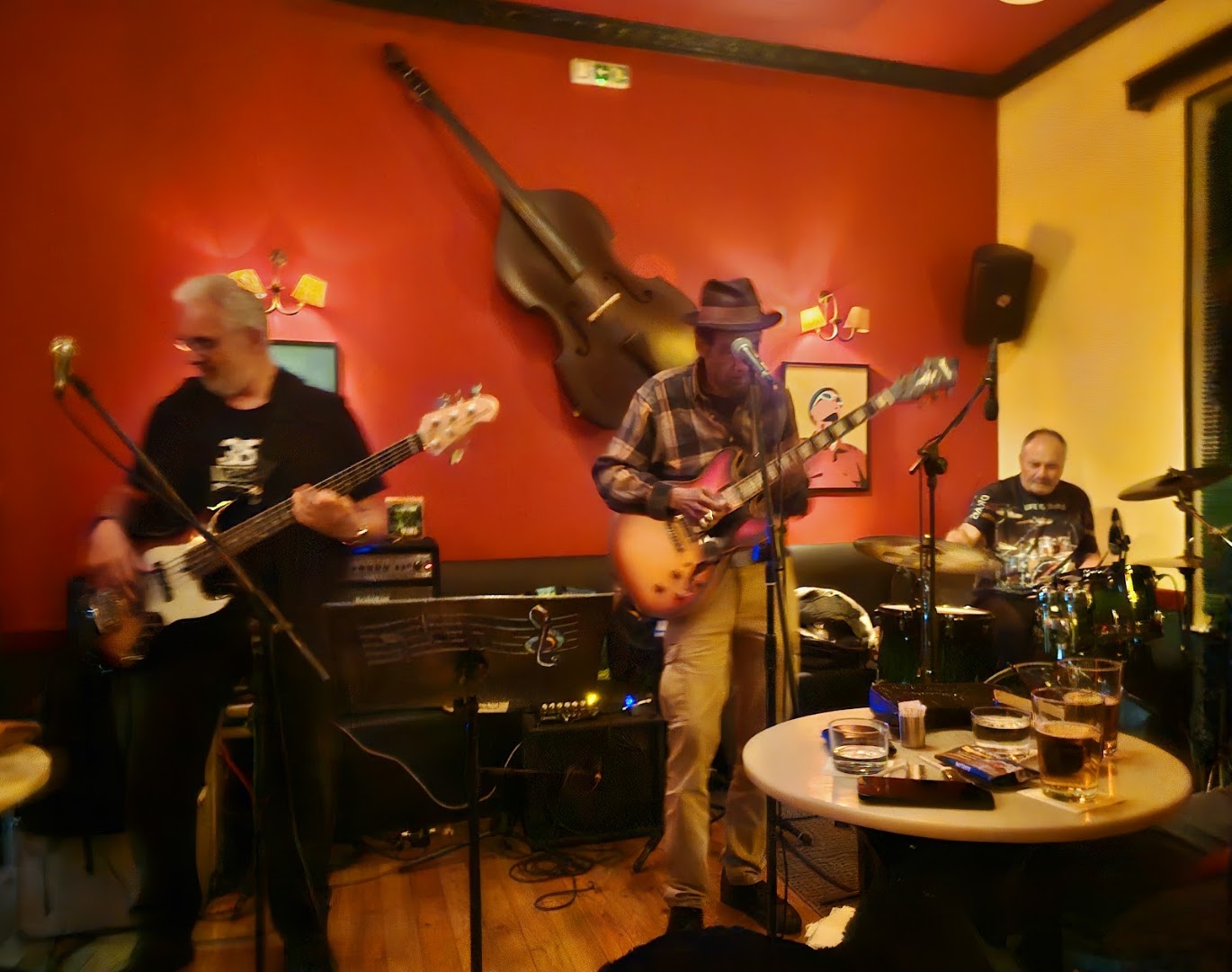 Bocas: live music venue atmosphere