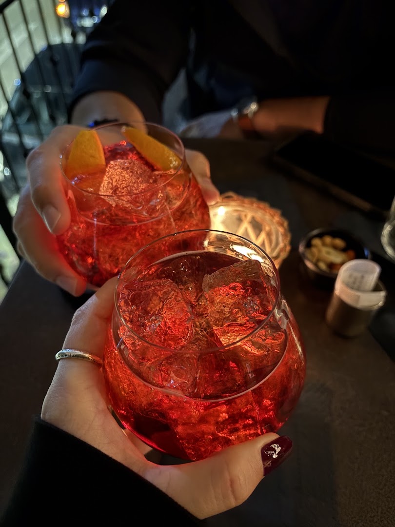 Bocas: appealing photo of bar drinks