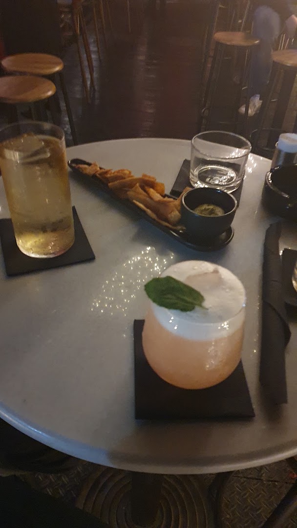 Bocas: drinks and bar atmosphere