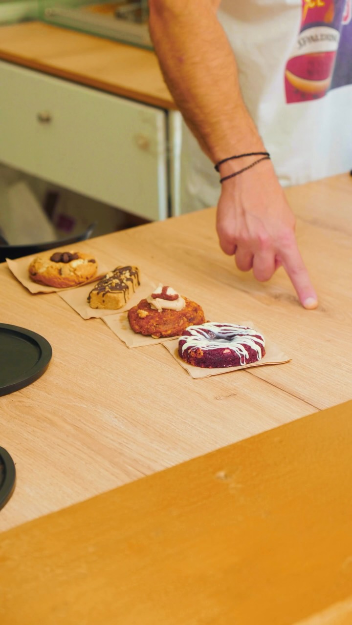 MonK Specialty Coffee: appetizing display of cafe food
