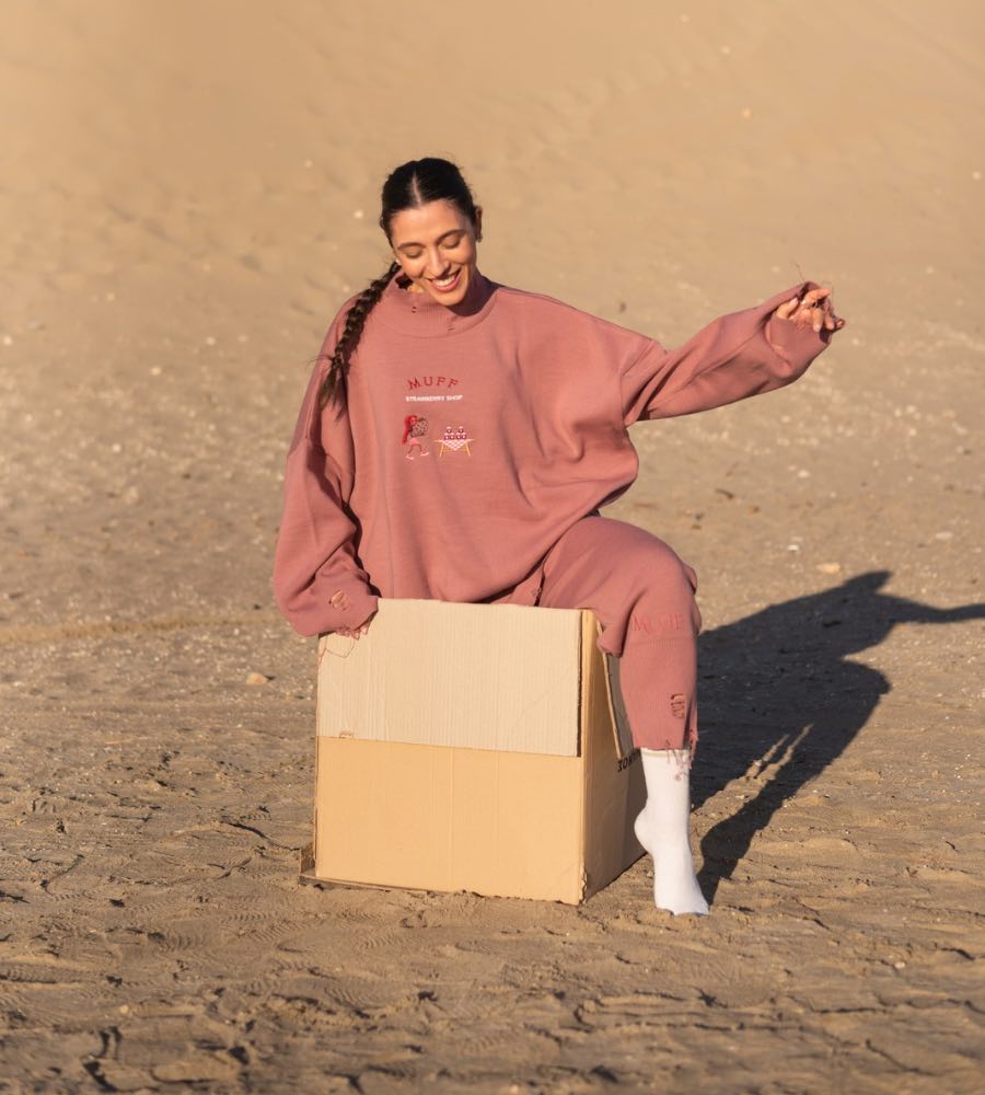 Muff: professional product photography showing apparel