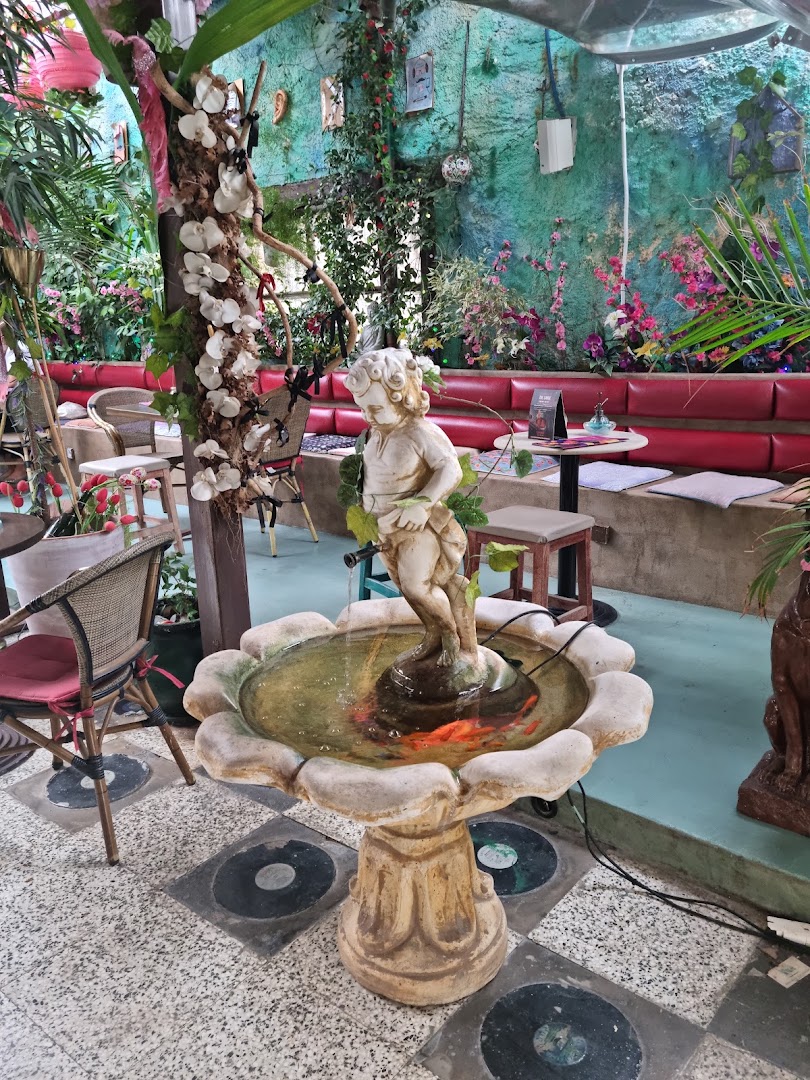 Prego: attractive restaurant interior atmosphere