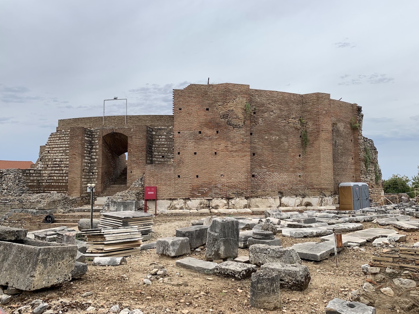 Roman Odeon of Patras: clear view of the venue