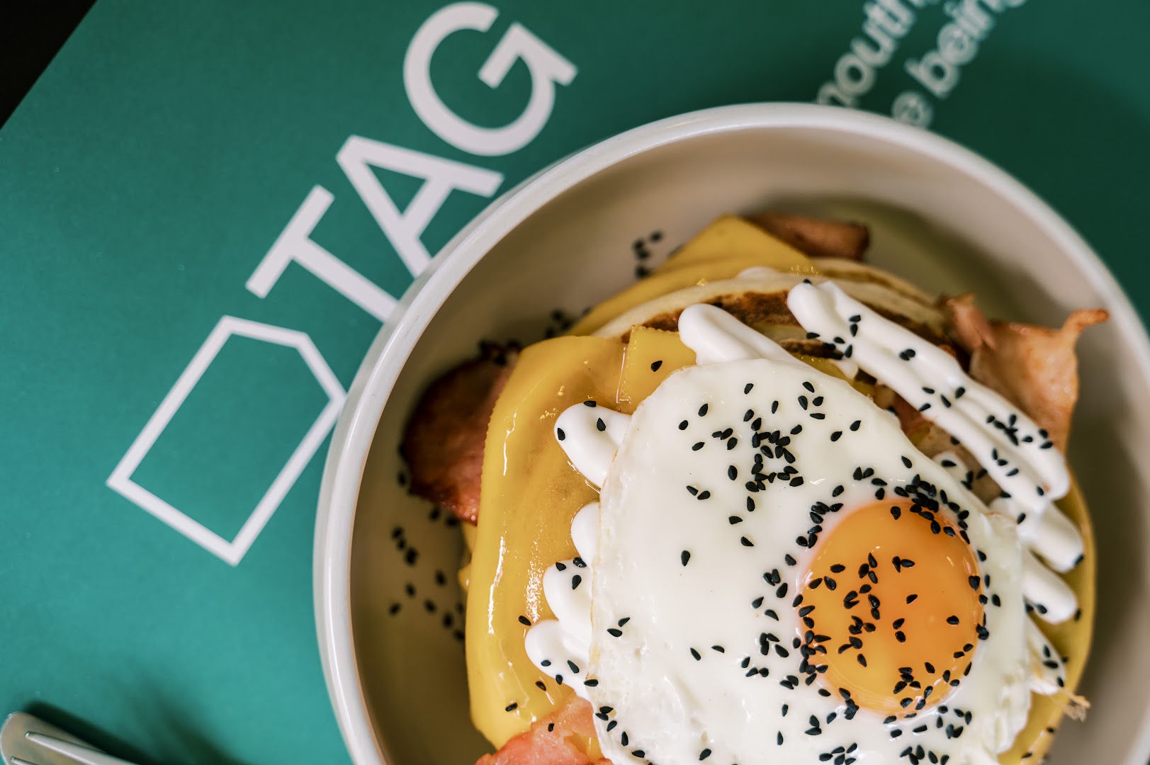 Tag Cafe: appetizing food photo with branding