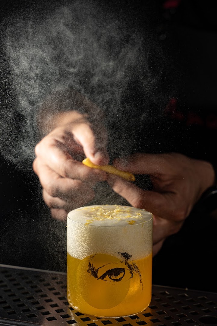 Marilyn Bar Santorini: professional high-quality cocktail photography