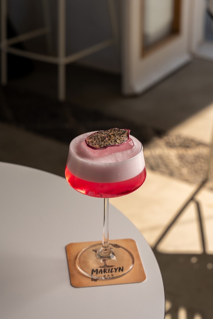 Marilyn Bar Santorini: professional, high-quality cocktail photo
